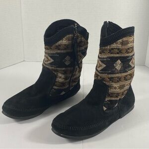 Minnetonka 1570 Baja Moccasin Mid Calf Suede Boots Black / Tan Women's 10 EUC